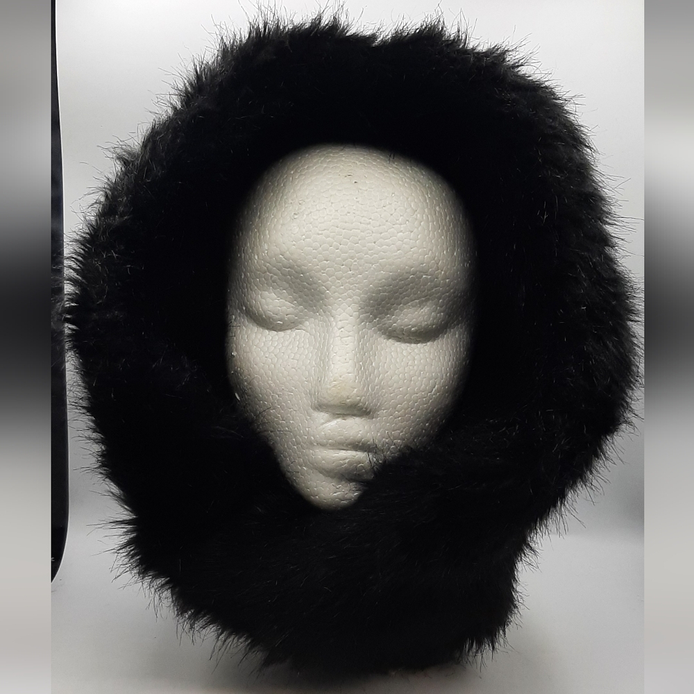 Aeropostale Women's Infinity Snood Scarf Black Faux Fur